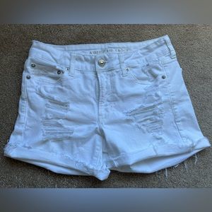 American Eagle Super Stretch Tom Girl Midi white denim shorts